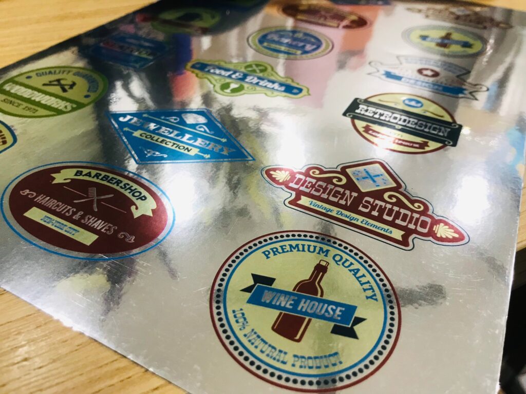 IN TEM NHÃN DECAL TẠI IN NHANH ONLINE - IN NHANH PHÁT
