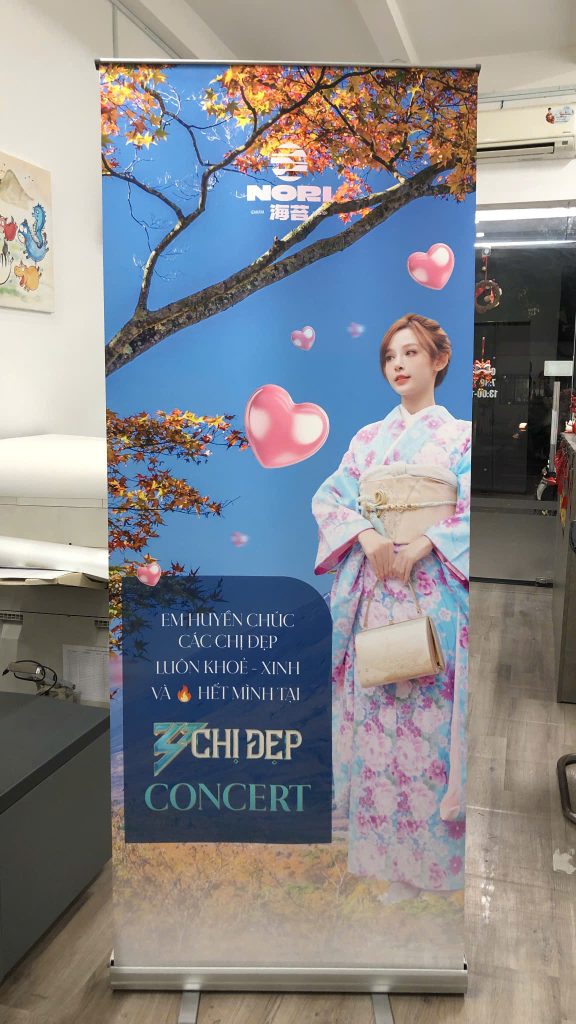 In Standee hộp cuộn 5 in Standee hộp cuốn nhôm kích thước 80x210cm tại Nhà in Phát