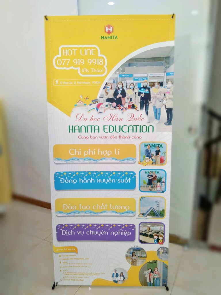 In Standee dùng để làm gì? In Standee ở đâu? Sử dụng Standee thế nào là hợp lý? 2 In Standee hộp cuốn tại Nhà in Phát
