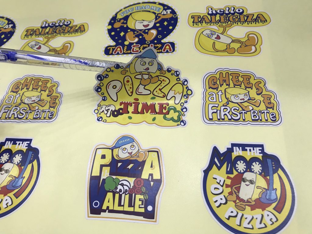 In Sticker Decal 9 Xưởng in sticker decal