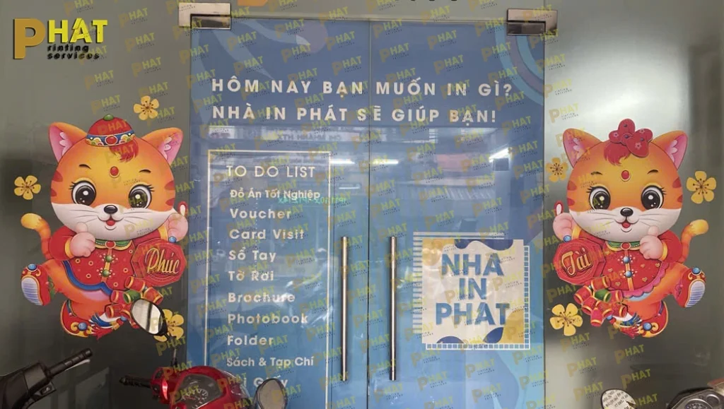 Phân Biệt Các Loại In Decal Cho Tem Nhãn và Quảng Cáo 3 In Decal Lưới Dán Kính Quảng Cáo Tại Nhà In Phát