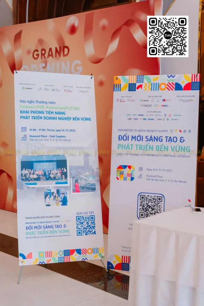 Xu Hướng Thiết Kế và In Standee Poster 2 Xu Hướng In Standee Poster Cho Hội Nghị Trung Tâm Thương Mại - In Standee Trưng Bày Trung Tâm Thương Mại